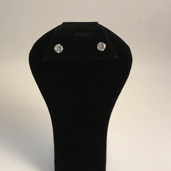 0.75ct CZ Studs - Picture 7 of 8